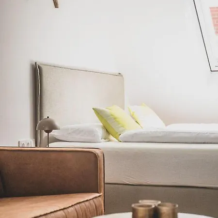 Brigg & Schoner Apartment *