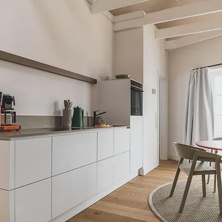 Brigg & Schoner Apartment